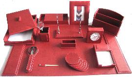 Подарочный настольный набор из кожи для руководителя S30V RED ( 16 предметов) LUX